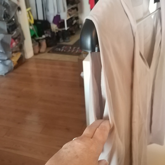 10/$10 Wilfred Grey Cold Shoulder Top 1X - Picture 2 of 5